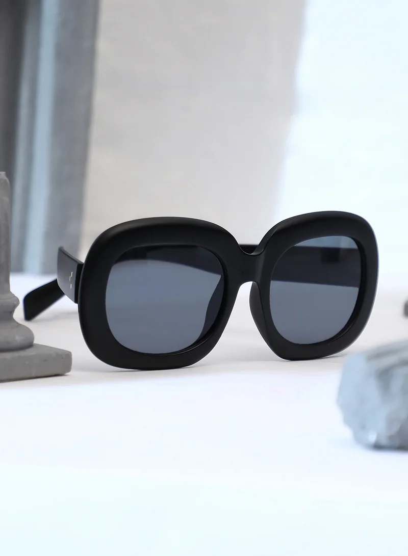 Haute Sauce Haute Sauce Women's The Airport Oversized Sunglasses For Casual Wear | One-Size | Onyx Black Polycarbonate Frame | Midnight Black Polarized Lens | Full Rim | Eyewear For Woman & Girls