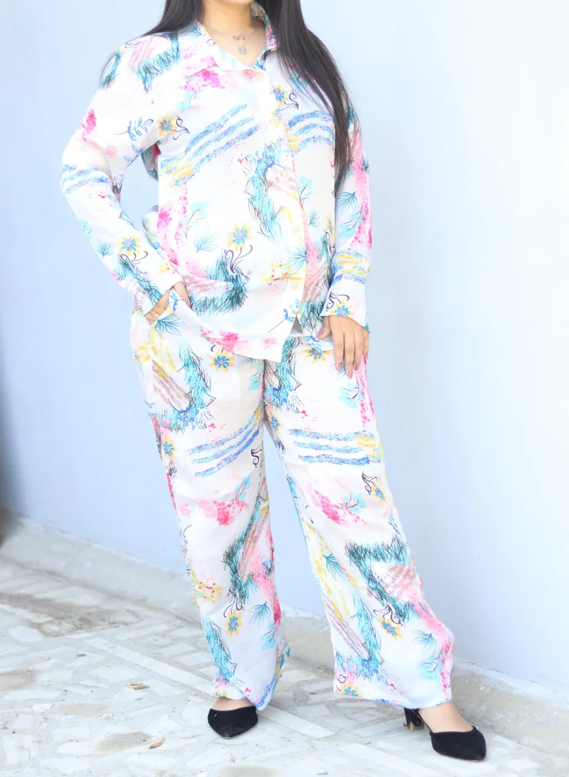 تامي طقم قميص وبنطلون ساتان حرير أبيض مطبوع