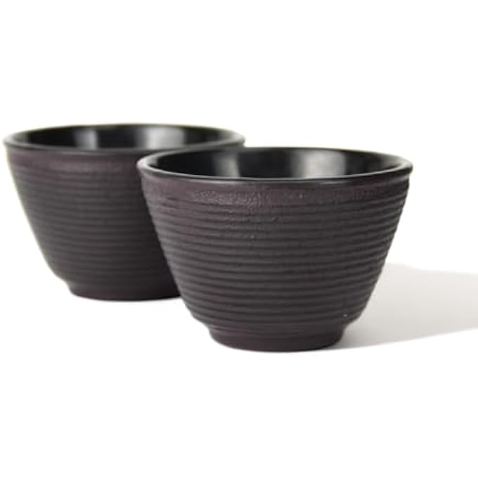 تيلاند غلاية شاي متينة مطلية بالمينا من الحديد الزهر مع غطاء ومنقوع أوراق الشاي السائبة باللون الأحمر والبني مع كوبين وسعة 14 لترًا - Image 3