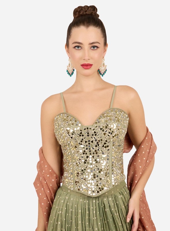 Zaveri Pearls أقراط متدلية تقليدية مزينة بخرز وأحجار خضراء ووردية من زافيري بيرلز للنساء - ZPFK21958 - Image 5
