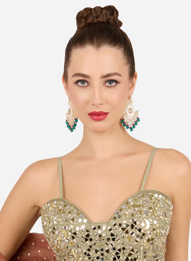 Zaveri Pearls أقراط متدلية تقليدية مزينة بخرز وأحجار خضراء ووردية من زافيري بيرلز للنساء - ZPFK21958 - Image 3