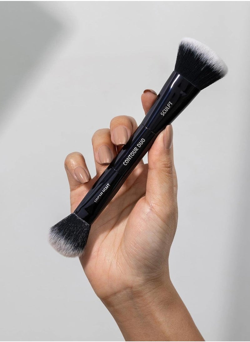 Lune+Aster Lune+Aster Contour Duo Brush - Multi-tasking, dual-ended vegan Contour Duo Brush. - vegan, paraben free  - Image 2