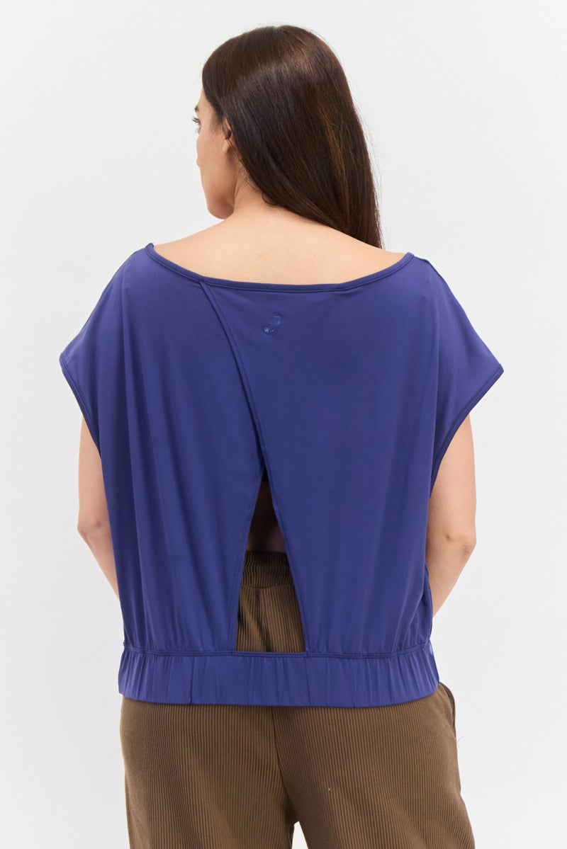 asics Women Relaxed Fit Sleeveless Outdoor Top, Navy - Image 3