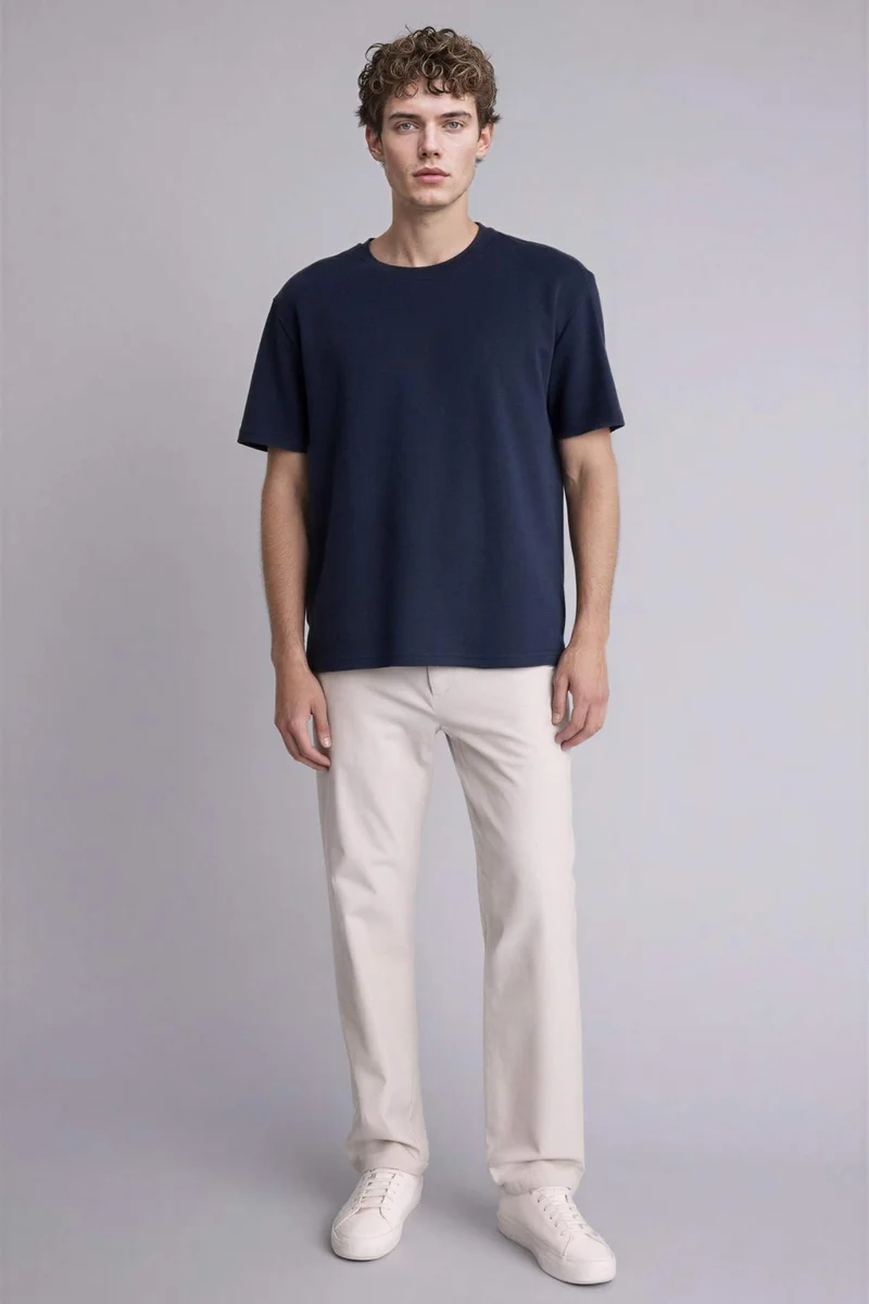 ديفاكتو Regular Fit Crew Neck Short Sleeve T-Shirt