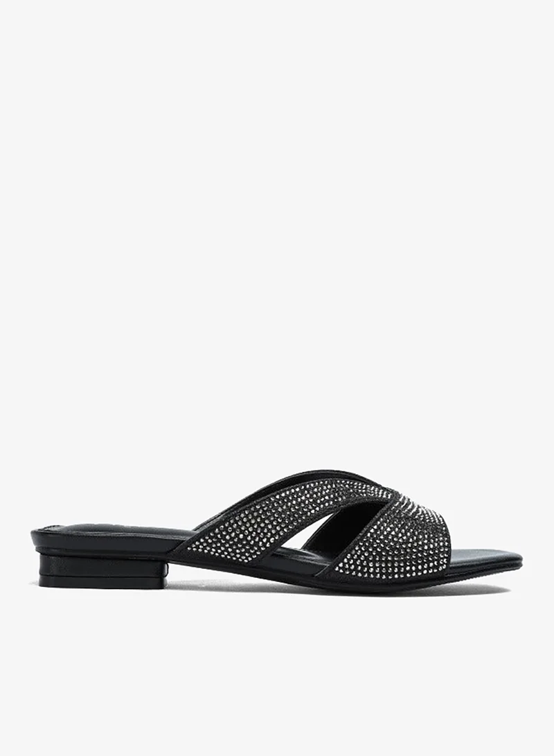 فايور صندل مسطح بحزام مزخرف