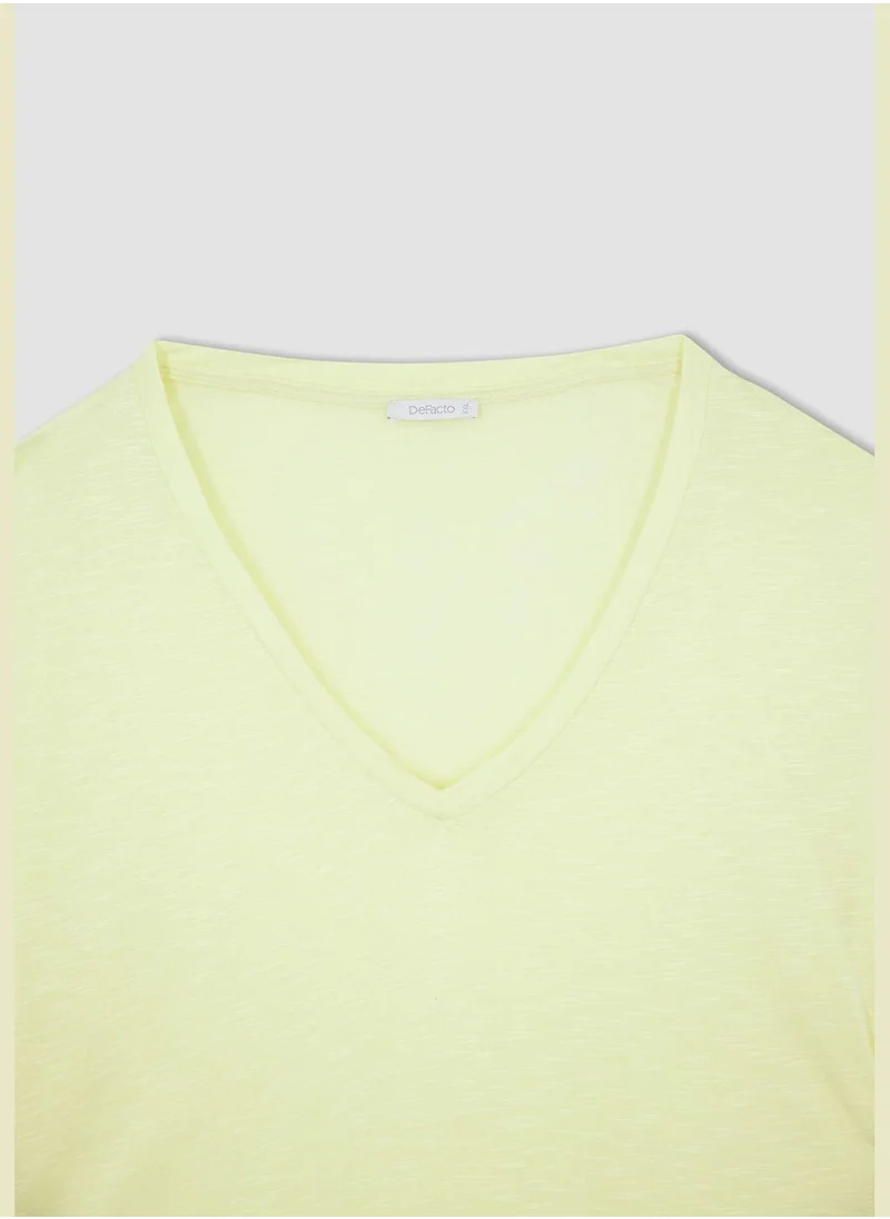 ديفاكتو Relax Fit V-Neck Short Sleeve Side Split Viscose T-Shirt