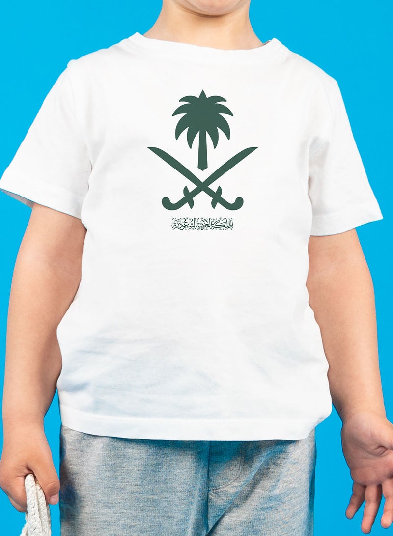 لوحة تيشيرت قطن للأطفال مناسب للأولاد والبنات لمناسبة اليوم الوطني السعودي أو للفخر بالانتماء للوطن في كل الأوقات - Image 4
