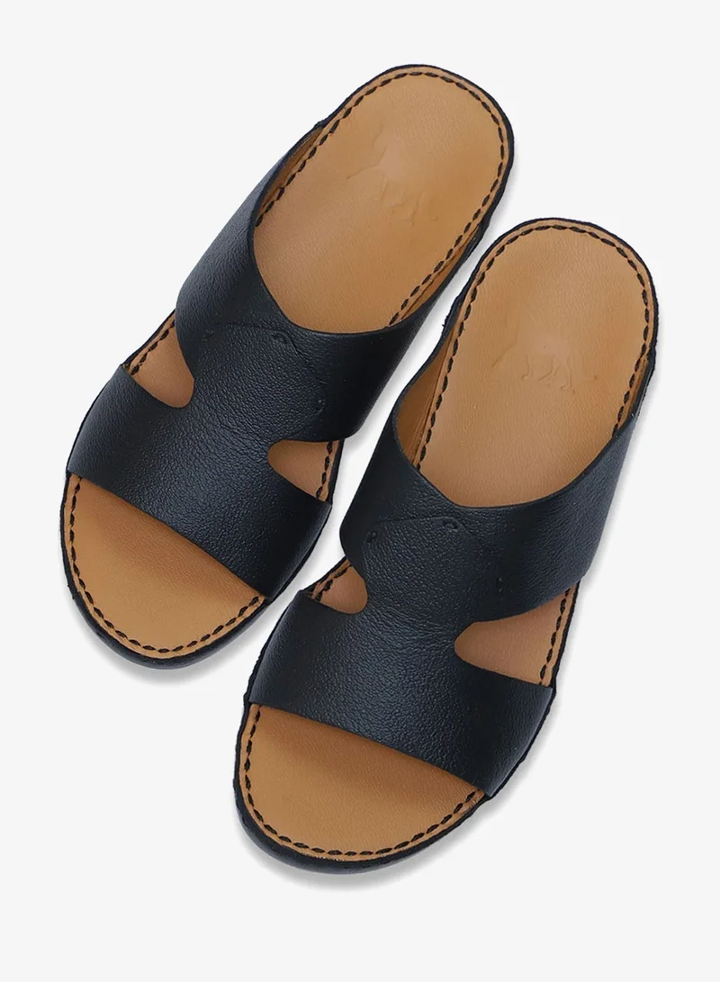 بيت الثوب صندل أساسي