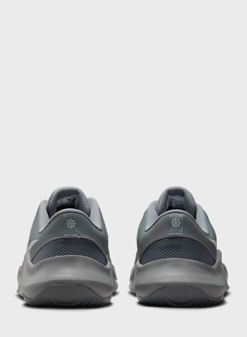 نايكي حذاء ليجند اساسي 3 ان ان