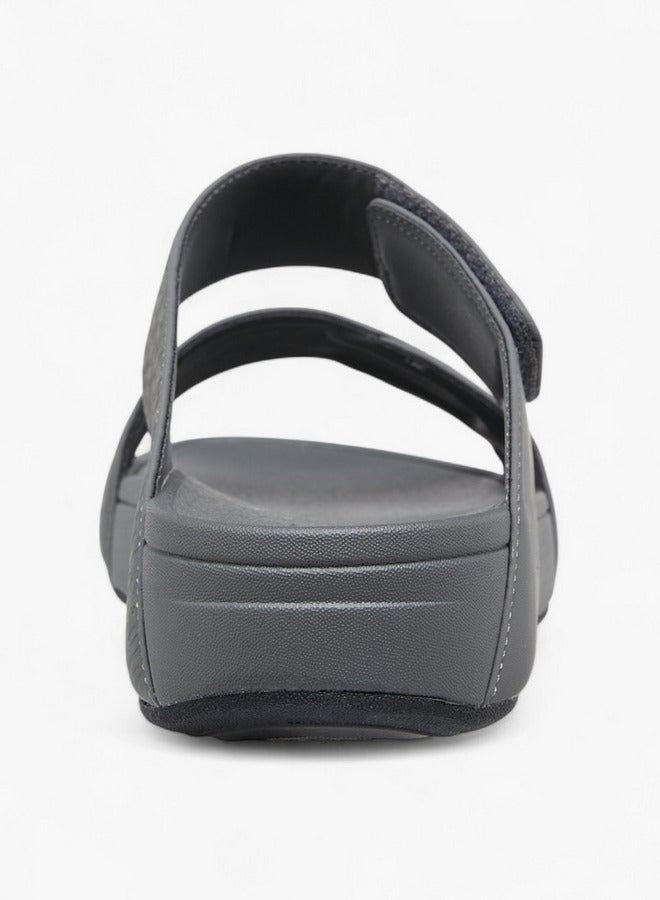 لو كونفورت صنادل رجالية مريحة سهلة الارتداء بشعار محفور - Image 5