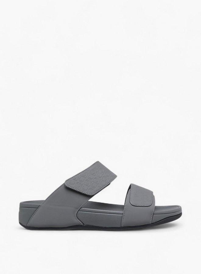 لو كونفورت صنادل رجالية مريحة سهلة الارتداء بشعار محفور - Image 1