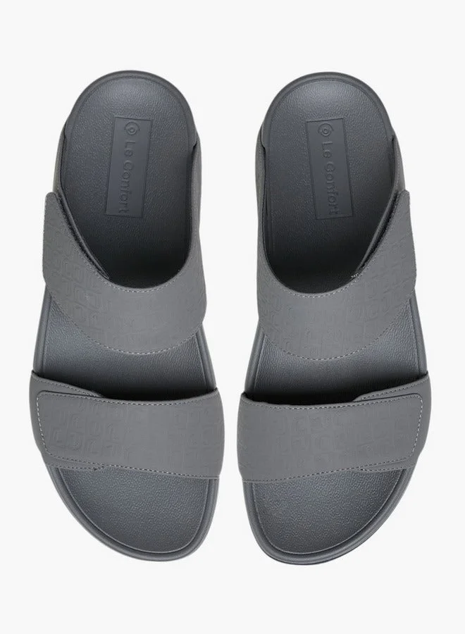 لو كونفورت صنادل رجالية مريحة سهلة الارتداء بشعار محفور