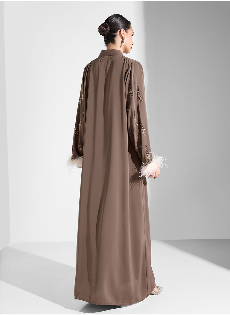 hayas closet Collar Neck Fur Detailed Flared Sleeve Abaya  - Image 2
