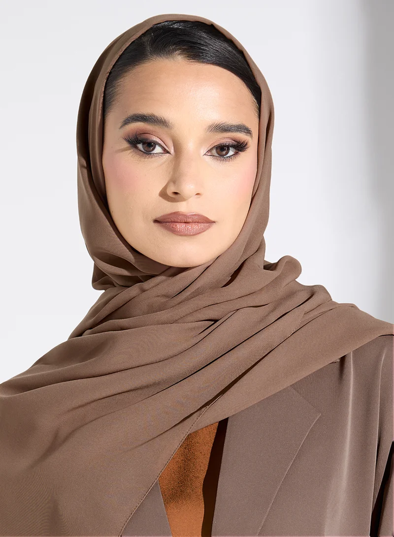 hayas closet Collar Neck Fur Detailed Flared Sleeve Abaya
