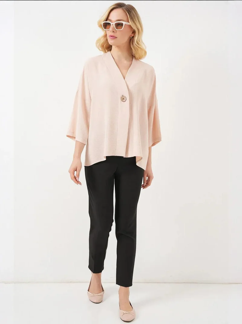 بيغ دارت كيمونو برقبة على شكل حرف  بأكمام ثلاثة أرباع وزر