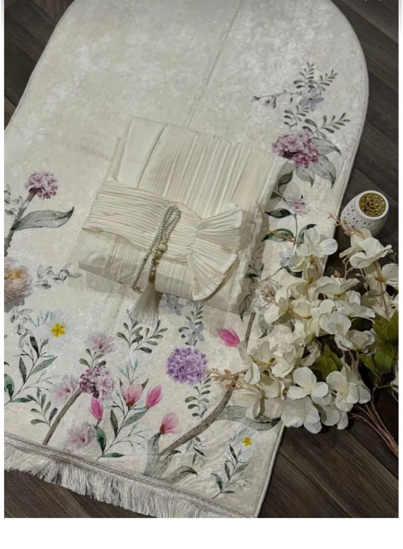 Turkish prayer rug with a fantastic design and high quality