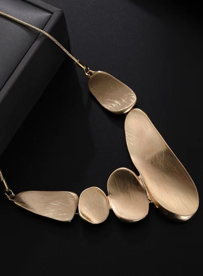 New Versatile Fashion Necklace with Geometric Brushed Short Chain  - Image 4