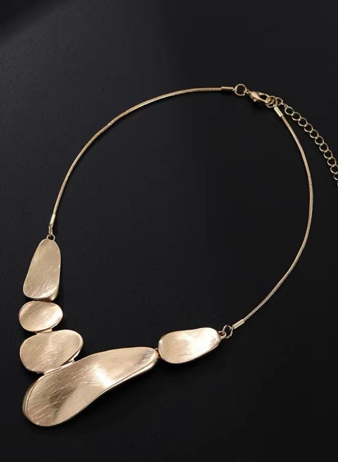 New Versatile Fashion Necklace with Geometric Brushed Short Chain  - Image 2