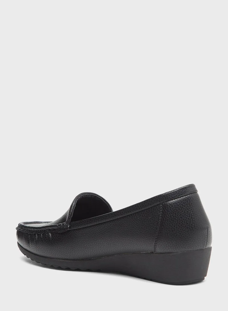 Le Confort Ankle Strap Mid Heel Loafers