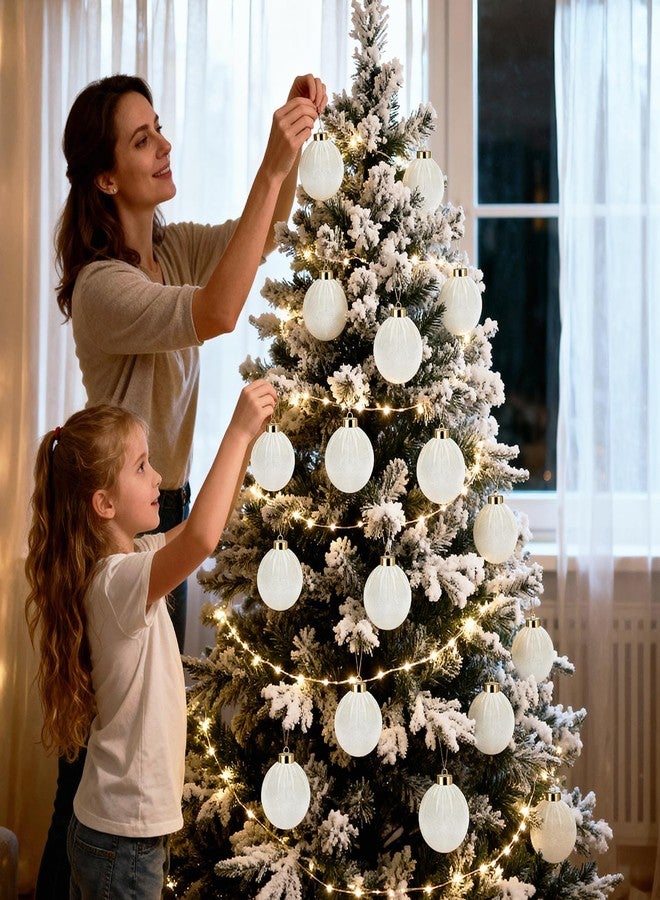 آرت ماج كرات مخملية لتزيين شجرة عيد الميلاد من Artmag، 12 قطعة من الكرات البلاستيكية غير القابلة للكسر، مناسبة لتزيين شجرة عيد الميلاد في فصل الشتاء، مقاس 80 مم (3.15 بوصة)، لون أبيض - Image 2