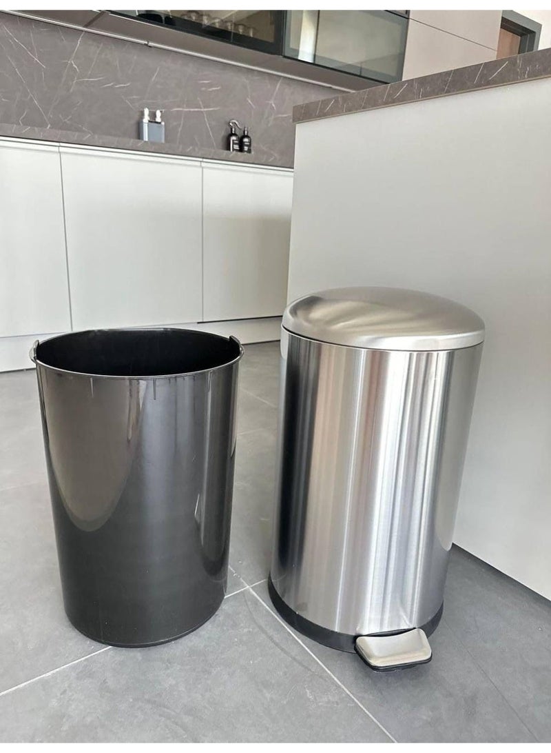 Primanova Turkish Basket 40 liters Stainless Steel Trash Can, Wastebasket With Foot Pedal and Soft Close Lid, Removable Inner Bucket for Easy Cleaning, Silver - Image 4