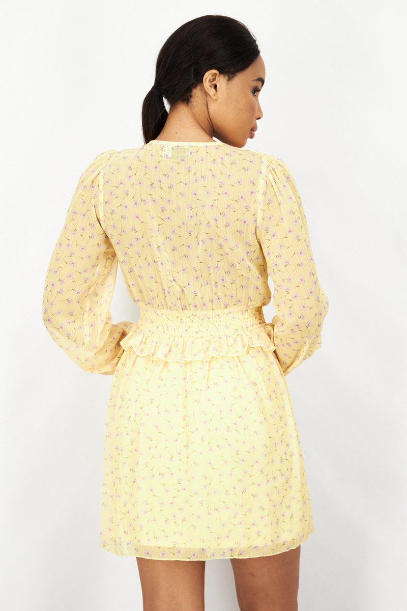 ASOS فستان ميني مزخرف بأكمام طويلة وياقة متقاطعة للنساء، مجموعة صفراء - Image 3