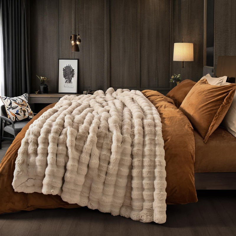 PHF بطانية فاخرة من فرو الأرنب الصناعي من PHF  ناعمة للغاية ورقيقة ودافئة  بطانية فقاعة للسرير  الأريكة  الكرسي  زخرفية  سميكة وقابلة للعكس مناسبة للخريف والشتاء  50"" × 60""  بلون البلوط - Image 5