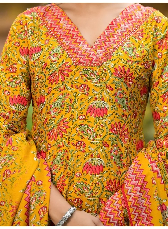 أيه كيه إس AKS Floral Printed Regular Pure Cotton Straight Kurta with Trousers & Dupatta