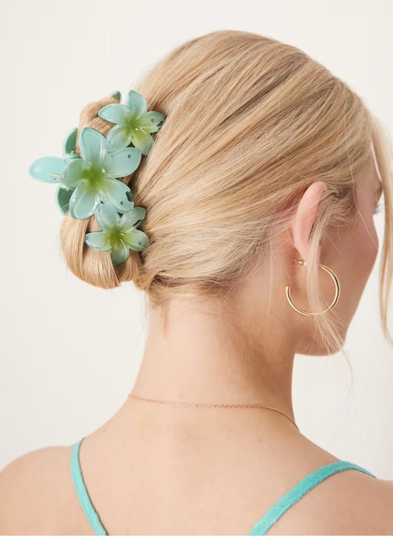 Beautify triple Hawaiian flower hair clip in blue and green - Image 1