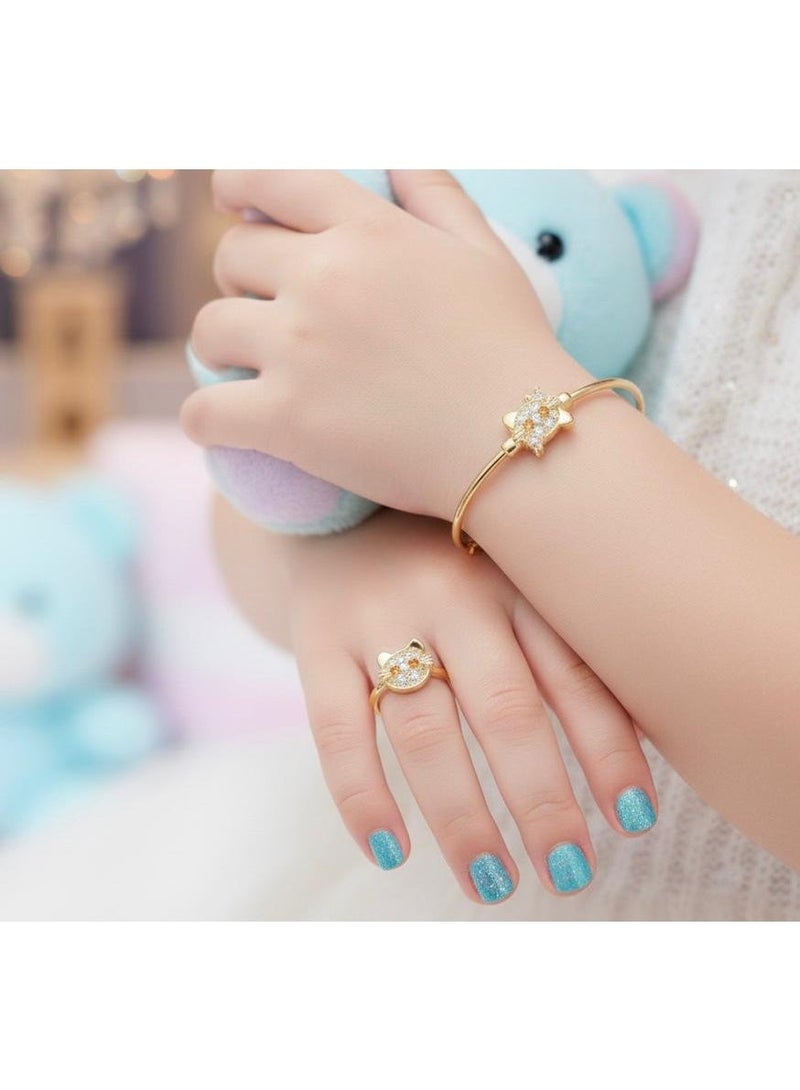 A gold-colored children's bracelet and ring set, featuring a cat design studded with sparkling zircon stones, is the perfect gift to brighten up your beautiful child's look. - Image 1