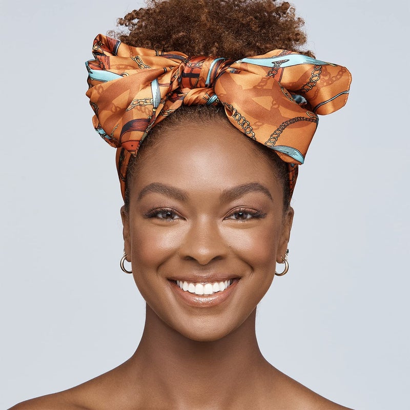 Ruby Kisses 3D Face Creator Cream Foundation & Concealer, 12 Hours Long Lasting, Medium to Full Coverage, Non-Greasy, Ideal for Makeup & Contour Palette (Light) - Image 5