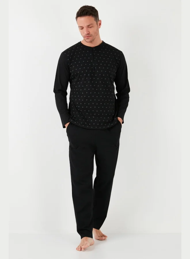 بوراتي طقم بيجامة رجالي قطن بخصر مطاطي بقصة عادية وأكمام طويلة