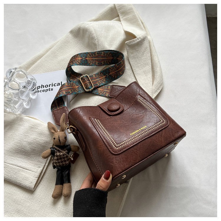 Niche Design Fashion Retro All-Match Commuter Shoulder Crossbody Bag Women'S High-End Texture Bucket Bag - Image 1