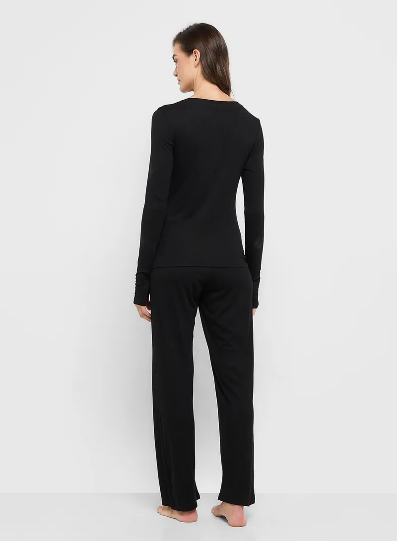 ايلا Top & Pant Pyjama Set