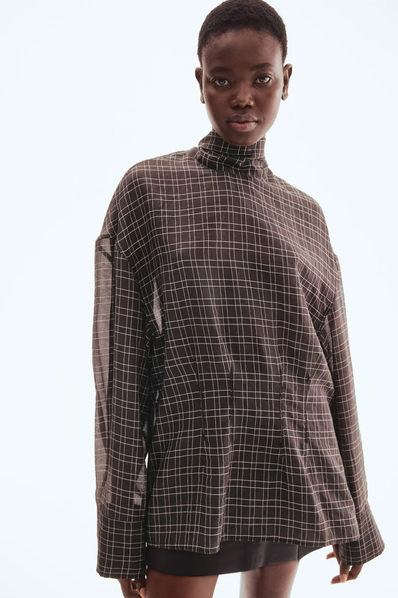 اتش اند ام بلوزة بفيونكة عند القبة