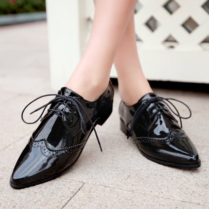 Spring, Summer And Autumn New Brogue Women'S Shoes Burned Flower Hollow Square Heel Shoes Women'S Pointed Patent Leather Women'S Small Leather Shoes 4043 - Image 5