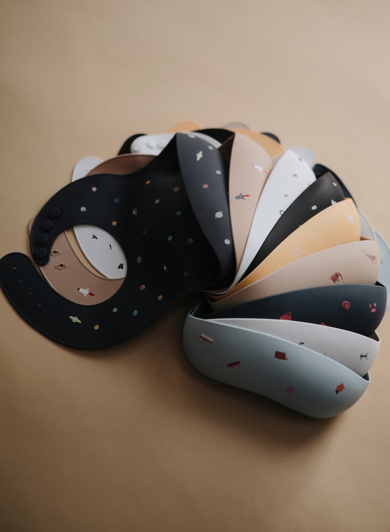 Mushie Silicone Bib Shells Smoke - Image 3