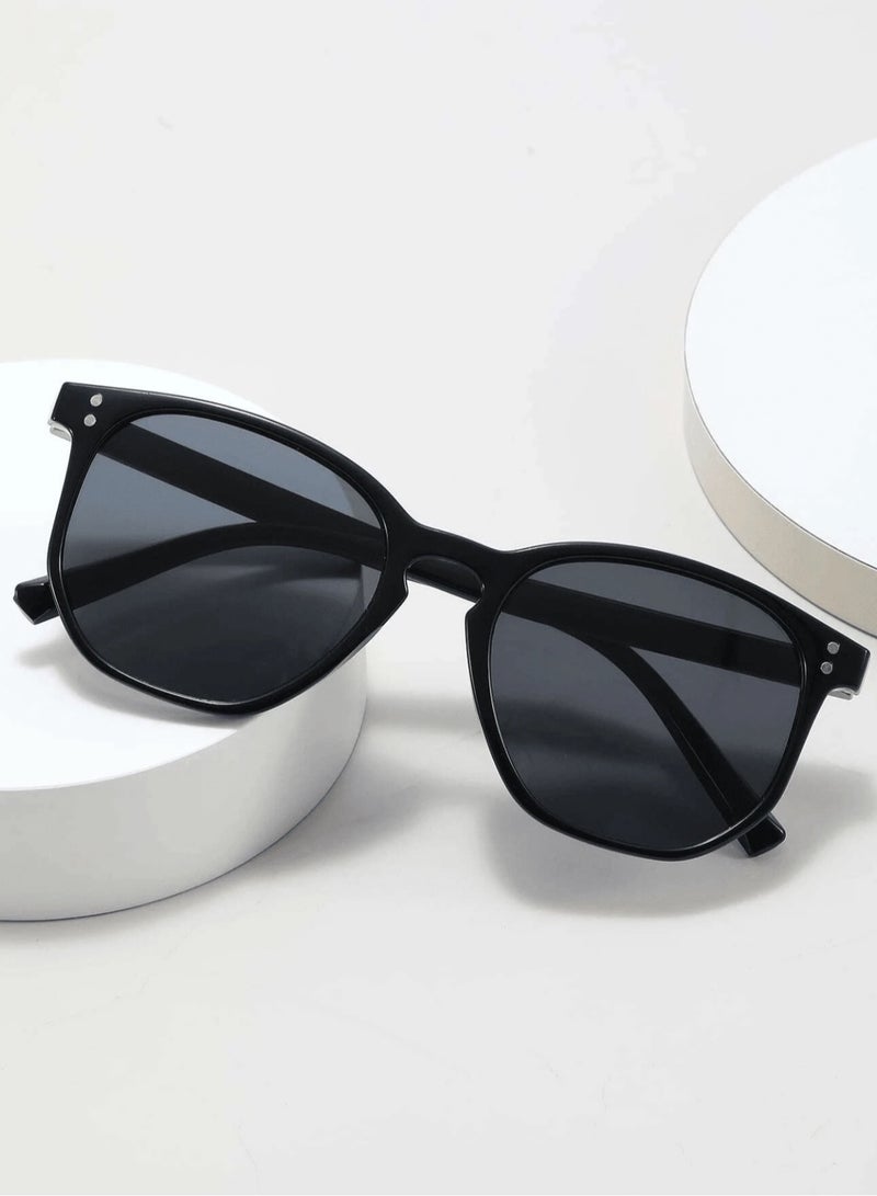 JewelryLand Men’s Sunglasses With An Elegant Full Frame - Image 2