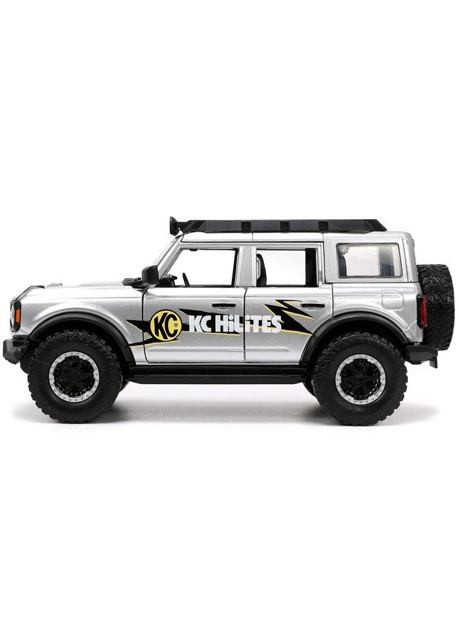 Jada Toys Just Trucks 124 2021 Ford Bronco Diecast Car Gray With Tire Rack Toys For Kids And Adults - Image 4
