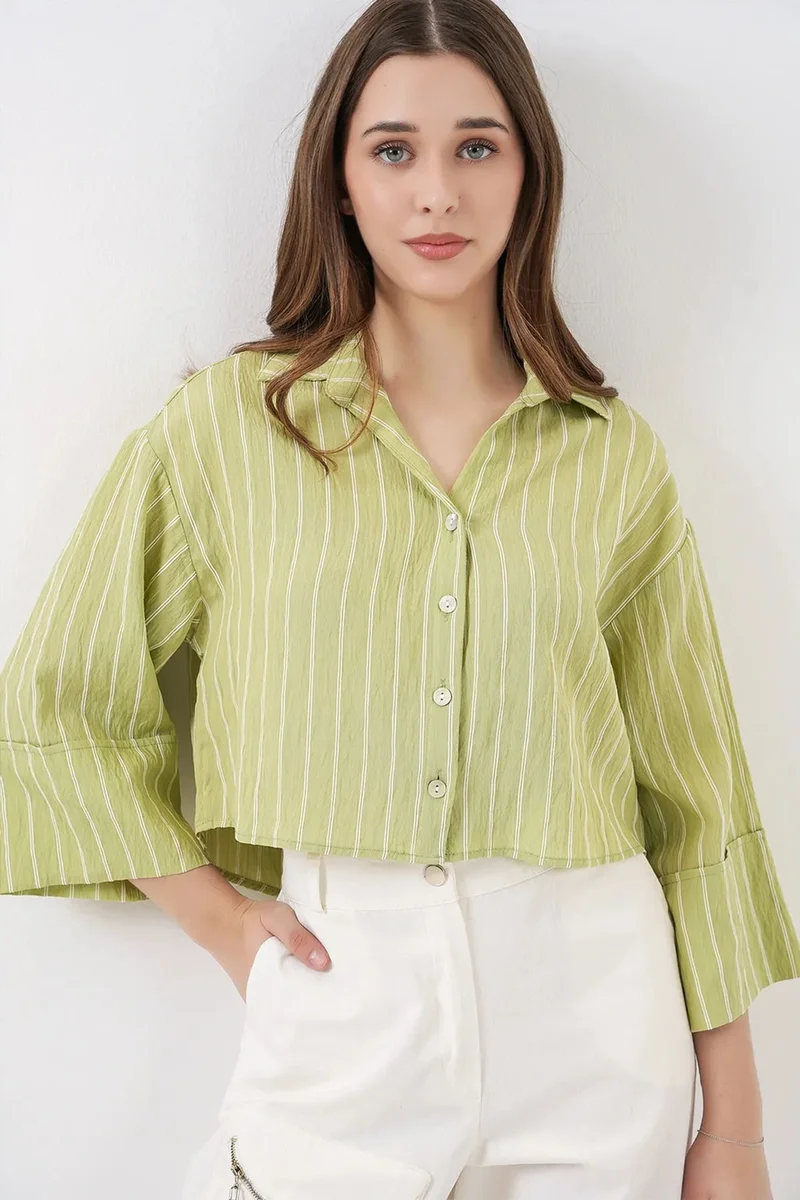 بيغ دارت BDART Oversized Striped Cropped Shirt with Button Closure