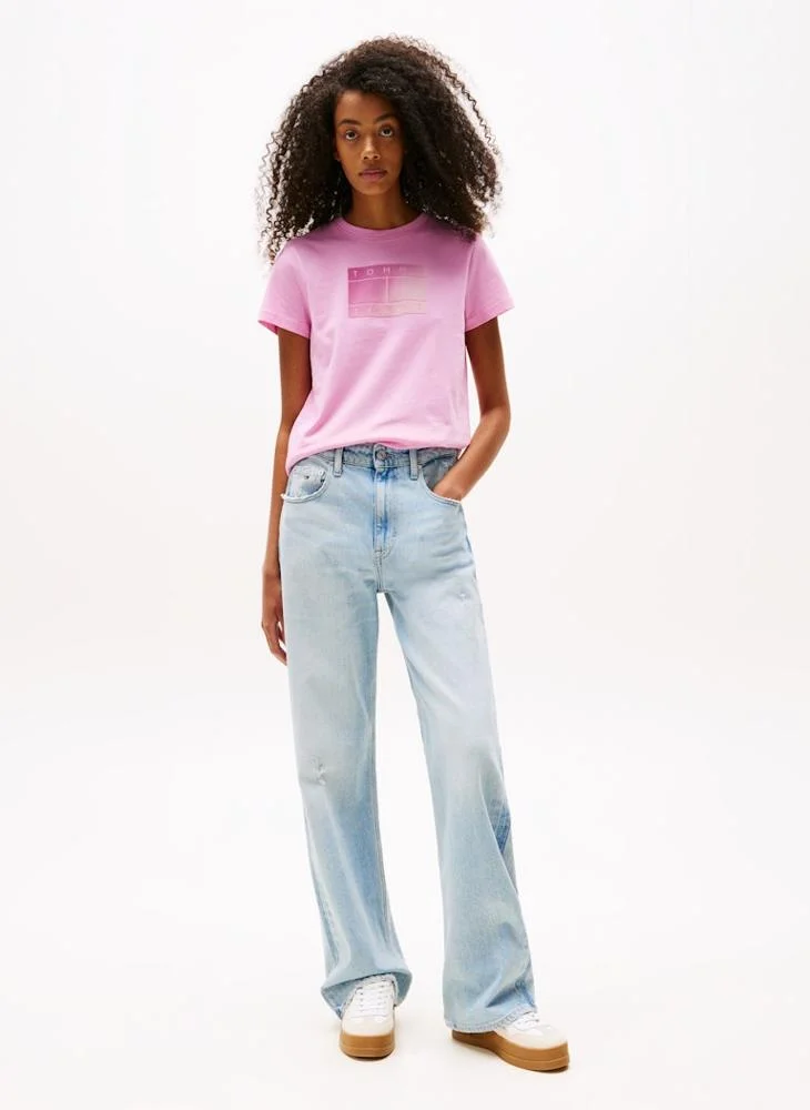 TOMMY JEANS Logo Crew Neck T-Shirt