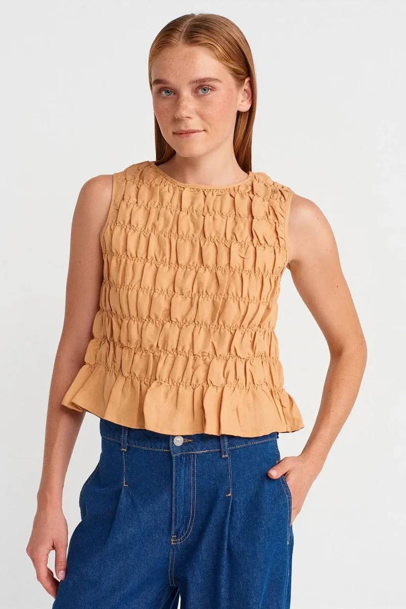 DILVIN Women's Crop Blouse With Crew Neck And Buttons