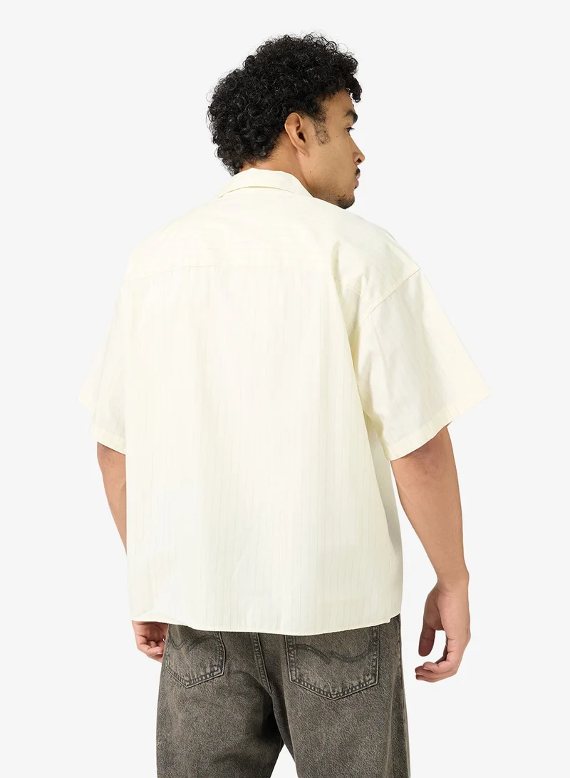 جاك اند جونز قميص مخطط بأكمام قصيرة من البوبلين