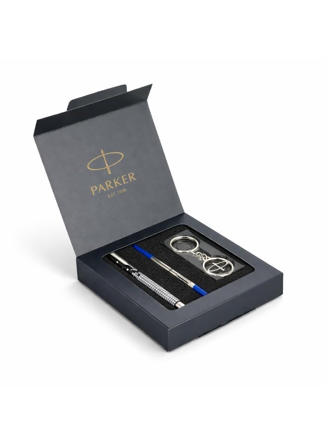 باركر طقم هدايا باركر - (قلم حبر سائل "رولربول" Parker Vector إصدار خاص بلمسات كروم + ميدالية مفاتيح باركر) | قلم واحد + ميدالية مفاتيح واحدة | طقم هدايا | هدايا مميزة لرواد الأعمال | هدية للموظفين - Image 1