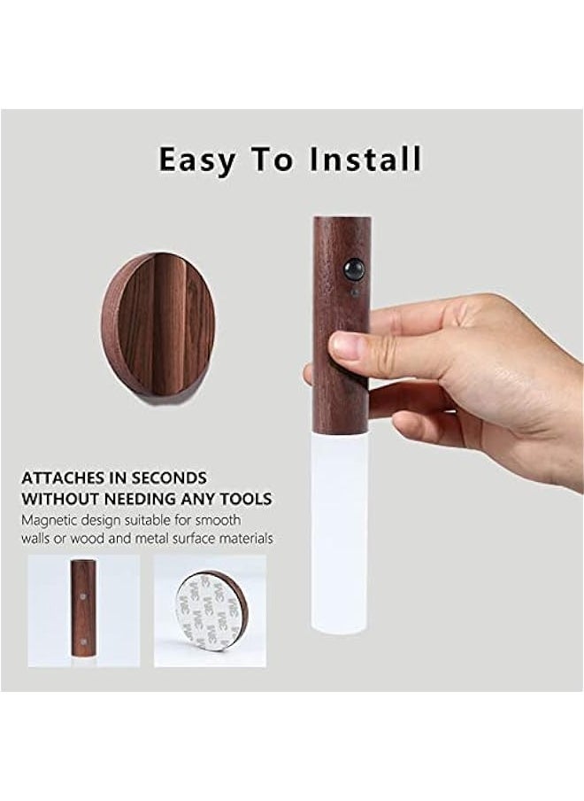 ماركة غير محددة - إضاءة بيئية LED PIR مع حساس الحركة، مصباح خزانة USB قابل للشحن، مصباح طاولة خشب الجوز لغرفة النوم - Image 1
