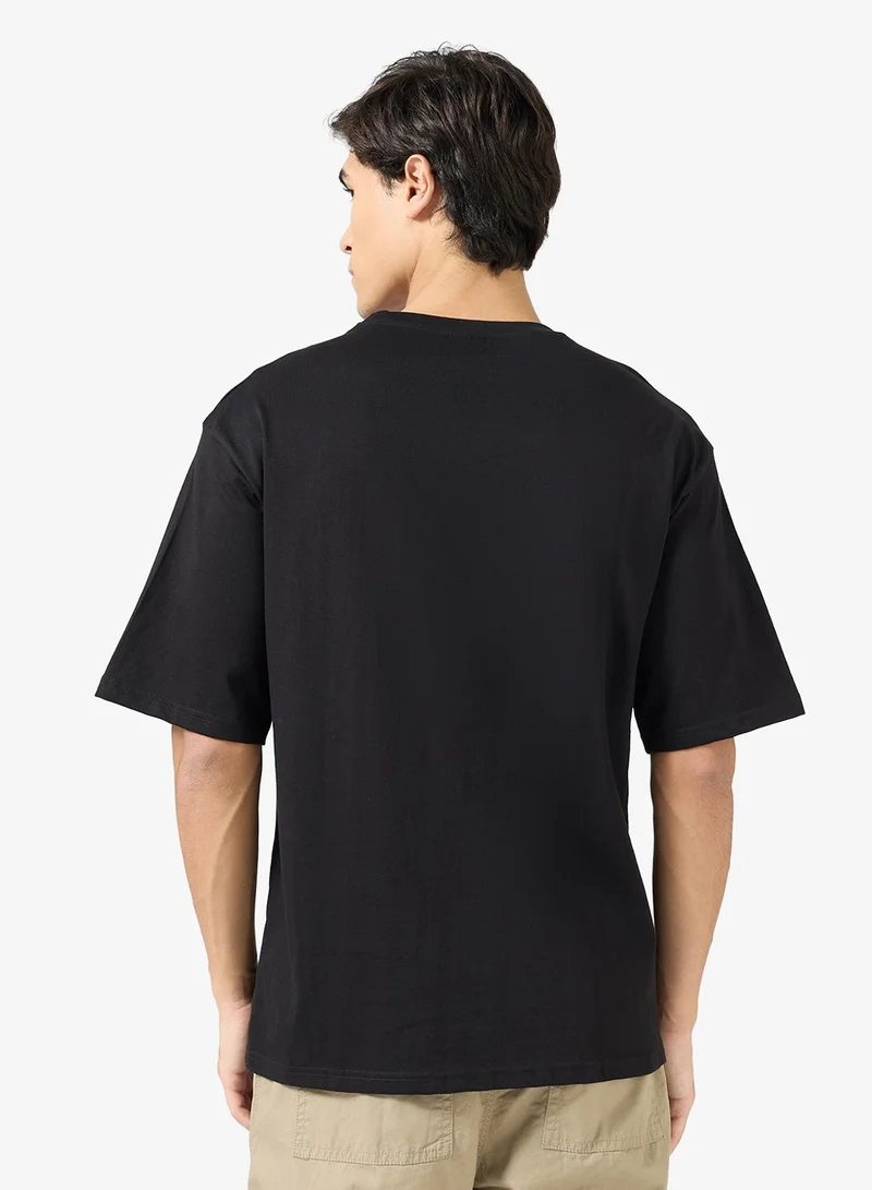 سفنتي فايف تيشيرت كبير بطبعة جرافيك