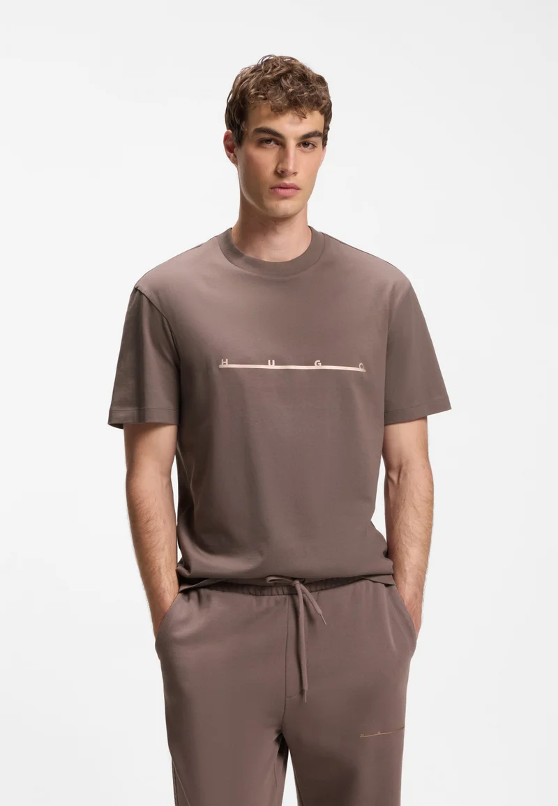Relaxed-fit T-shirt with zigzag stitching detail