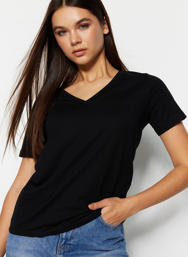 trendyol Black 100% Cotton Basic V-Neck Knitted T-Shirt TWOSS23TS00001 - Image 3