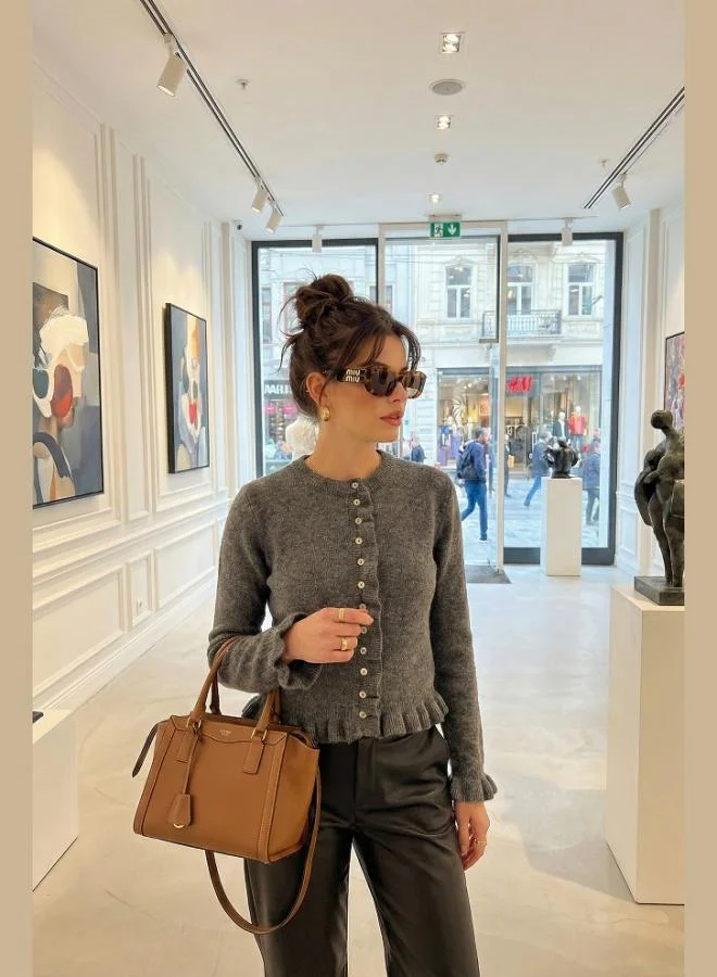 ليلا كارديجان نسائي محبوك بياقة مستديرة وقصة عادية وتفاصيل ثنيات من ليلا بريميوم