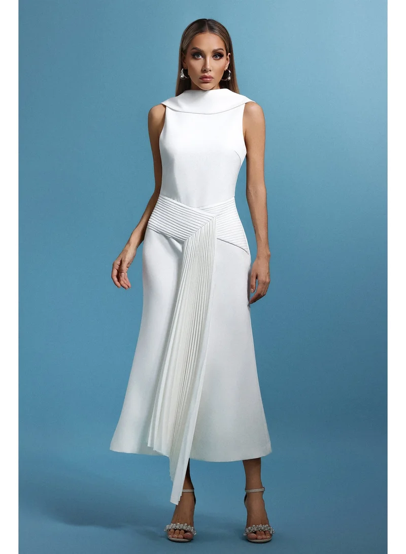 بيلا بارنيت فستان ماكسي بدون أكمام بتصميم ذيل السمكة من جوي